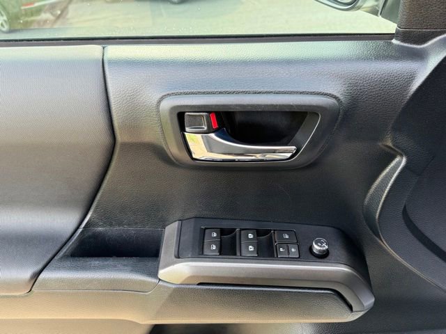 Used 2016 Toyota Tacoma TRD Sport w/ Premium & Technology Package AWD/4WD image 14