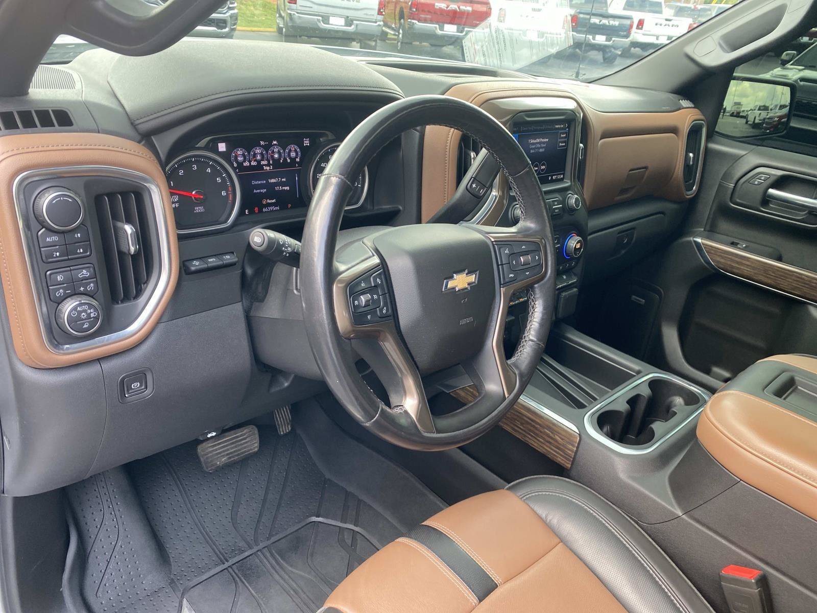 Used 2019 Chevrolet Silverado 1500 High Country w/ Technology Package AWD/4WD image 29