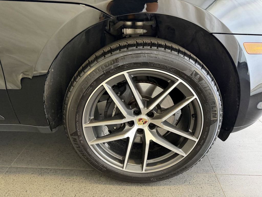 Used 2026 Porsche Macan AWD/4WD image 13
