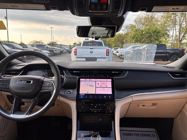 Used 2025 Jeep Grand Cherokee L Limited w/ Luxury Tech Group II AWD/4WD image 28