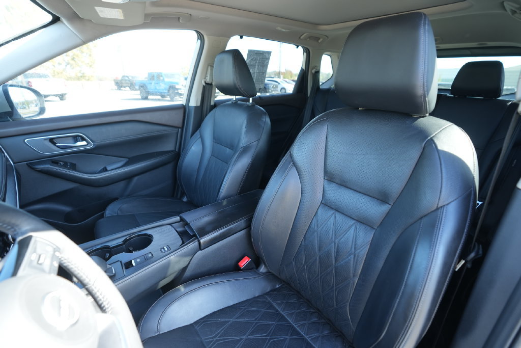 Used 2022 Nissan Rogue Platinum w/ Head-Up Display Package FWD image 43