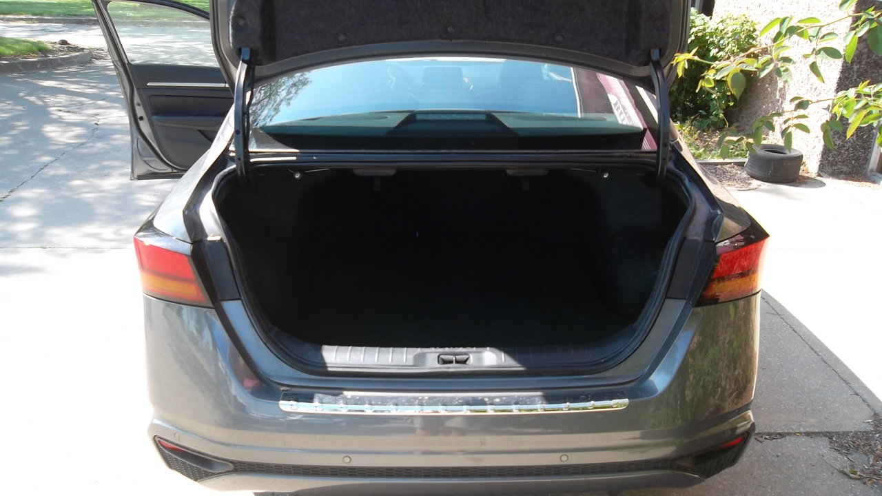 Used 2023 Nissan Altima 2.5 SV image 8