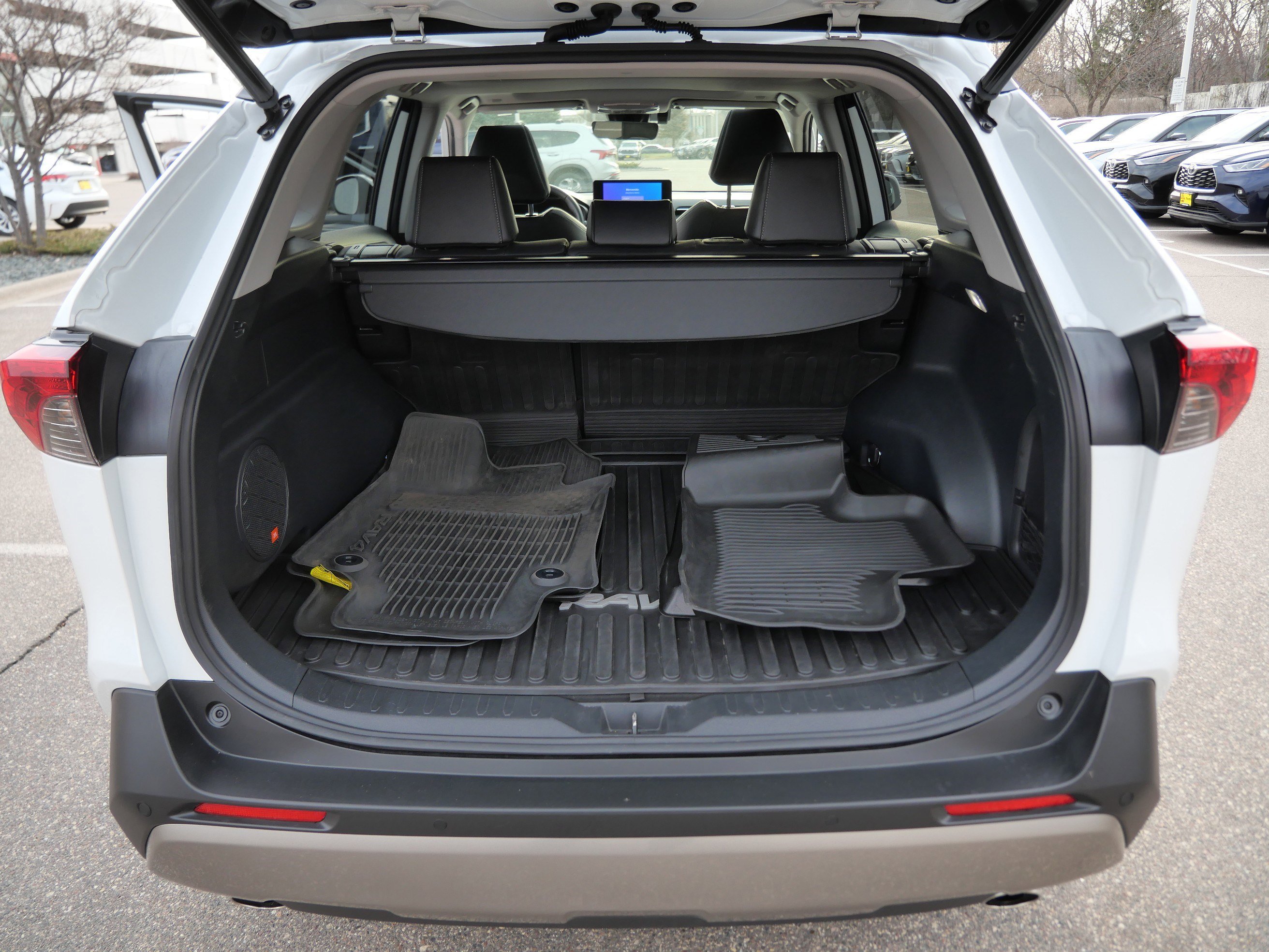 Used 2023 Toyota RAV4 Limited w/ Limited Grade Weather Package AWD/4WD image 18