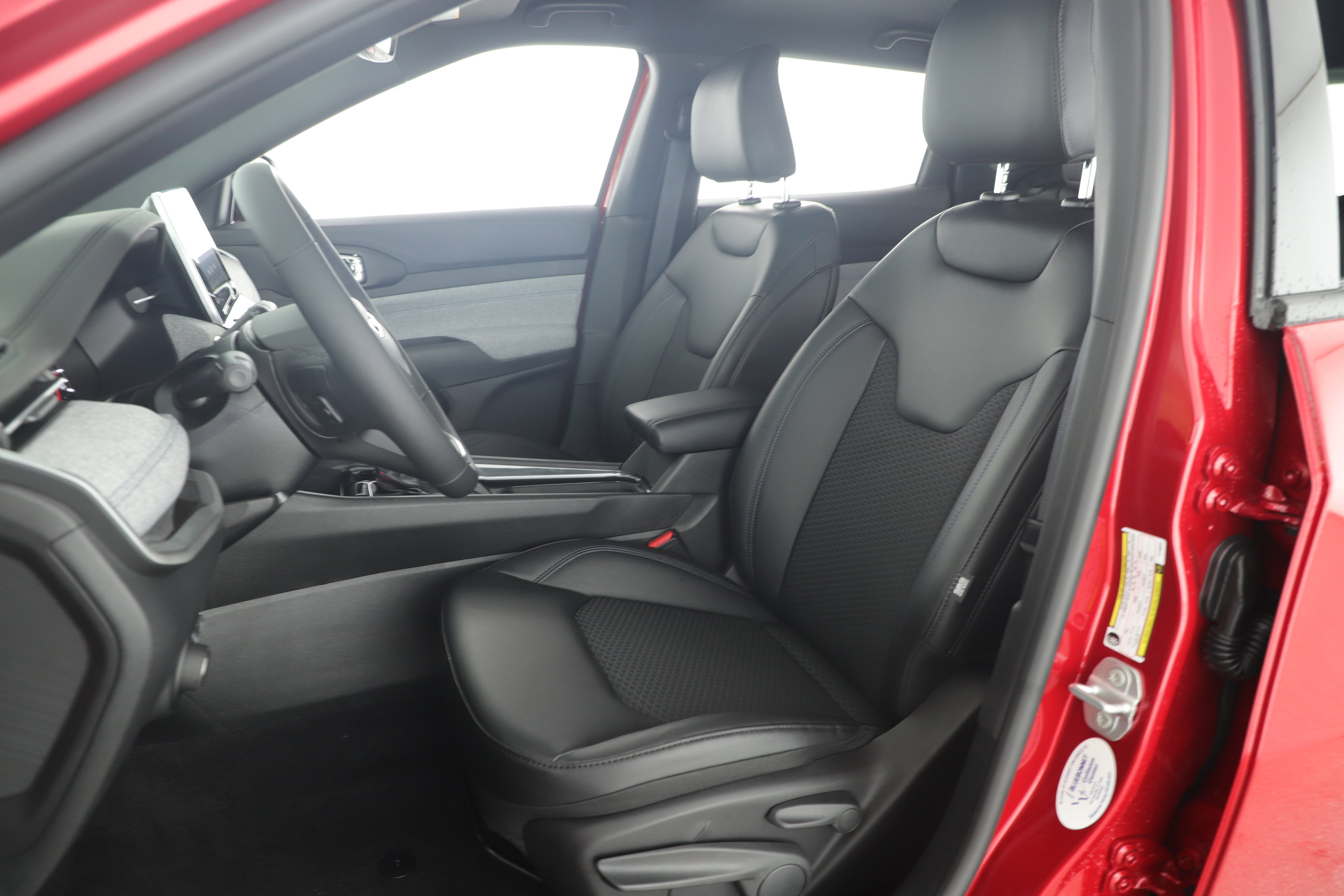 New 2026 Jeep Compass Latitude image 11