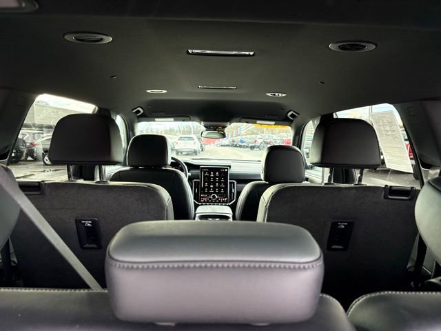 Used 2024 GMC Acadia AT4 w/ LPO, Floor Liner Package image 32