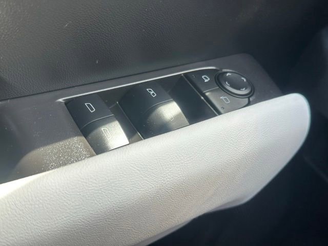 Used 2025 GMC Canyon AT4 w/ AT4X Package AWD/4WD image 16