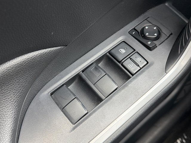 Certified 2019 Toyota RAV4 LE AWD/4WD image 26