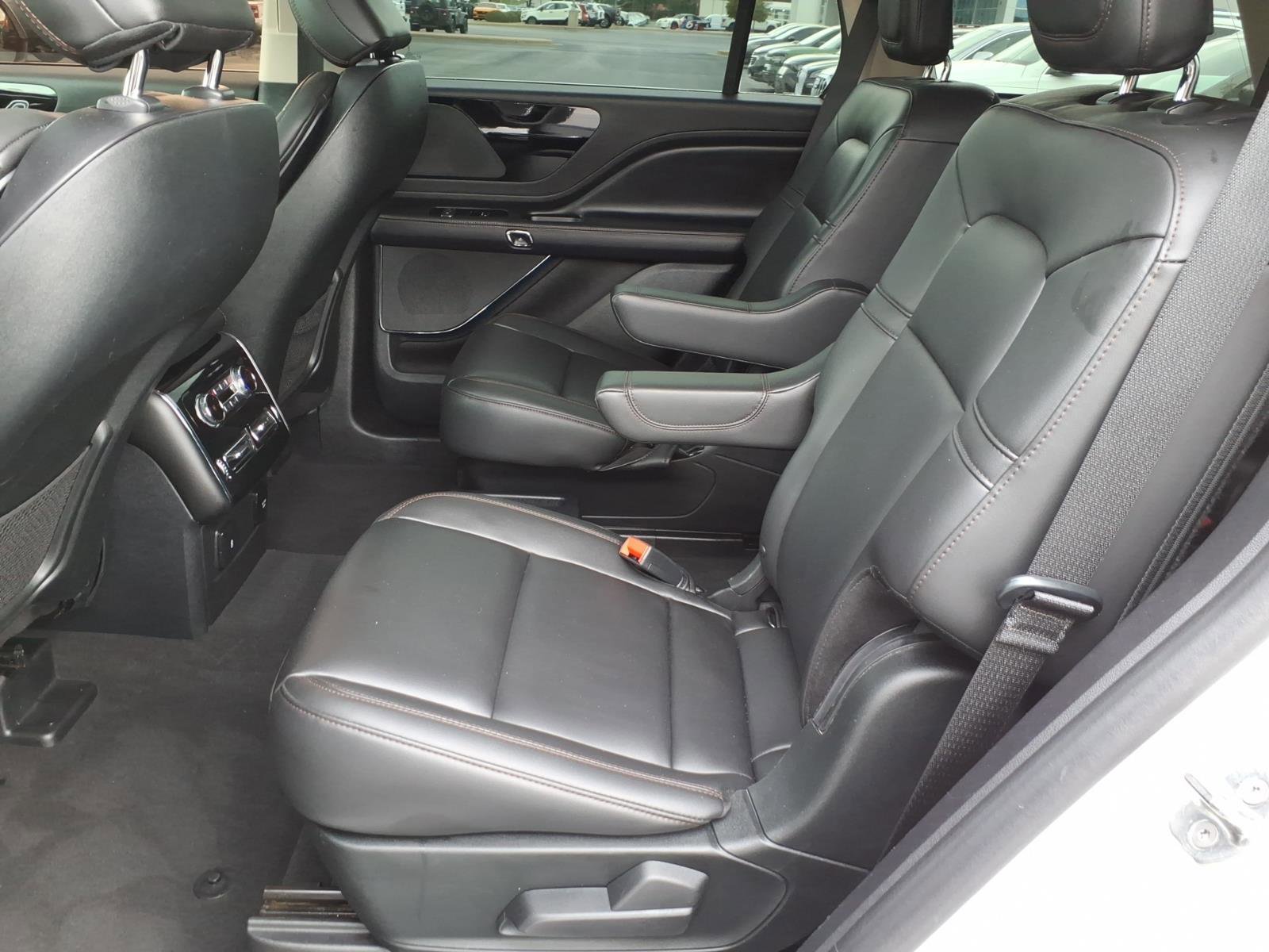 Used 2023 Lincoln Aviator AWD w/ Premium Package image 8