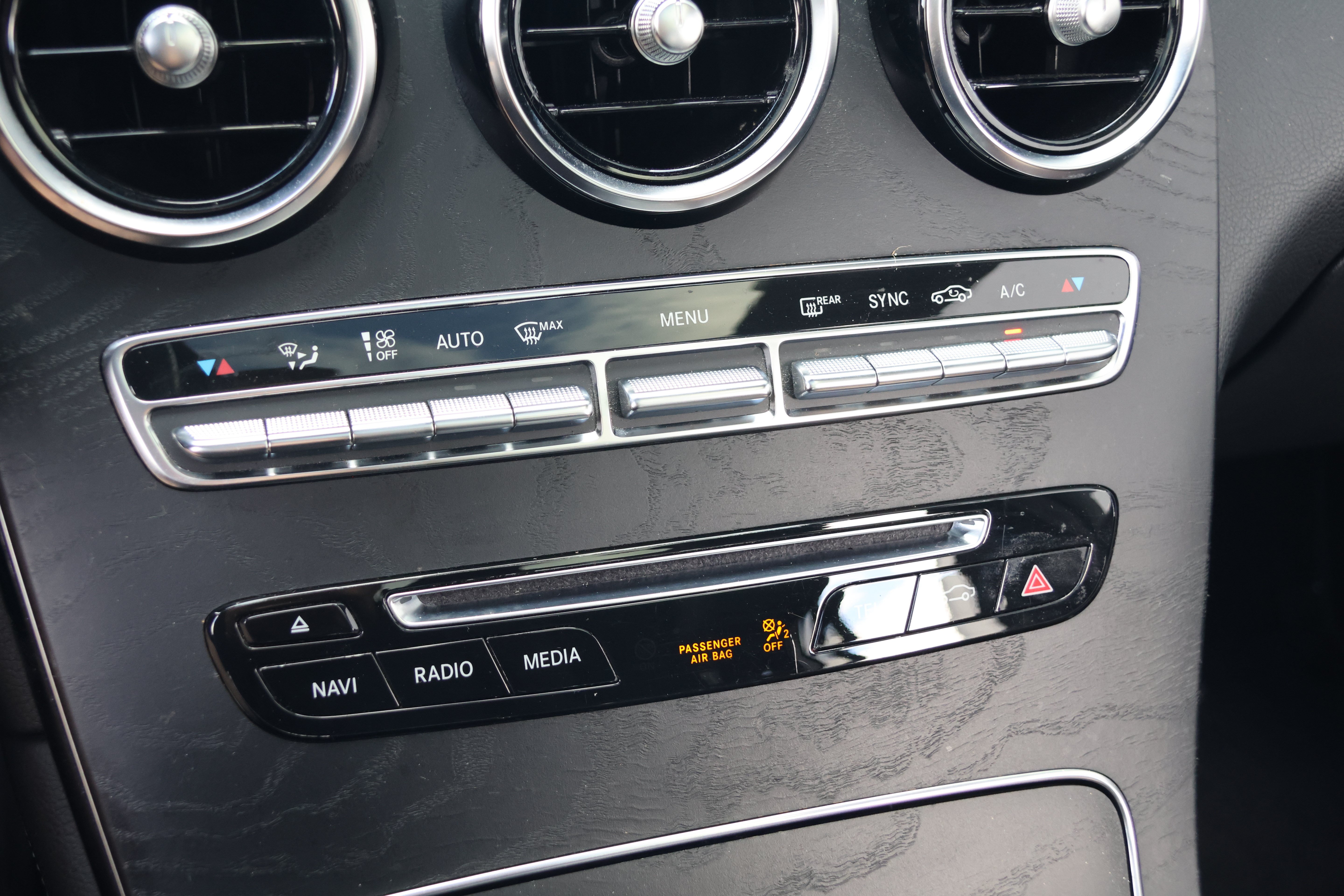 Used 2019 Mercedes-Benz GLC 300 4MATIC image 23