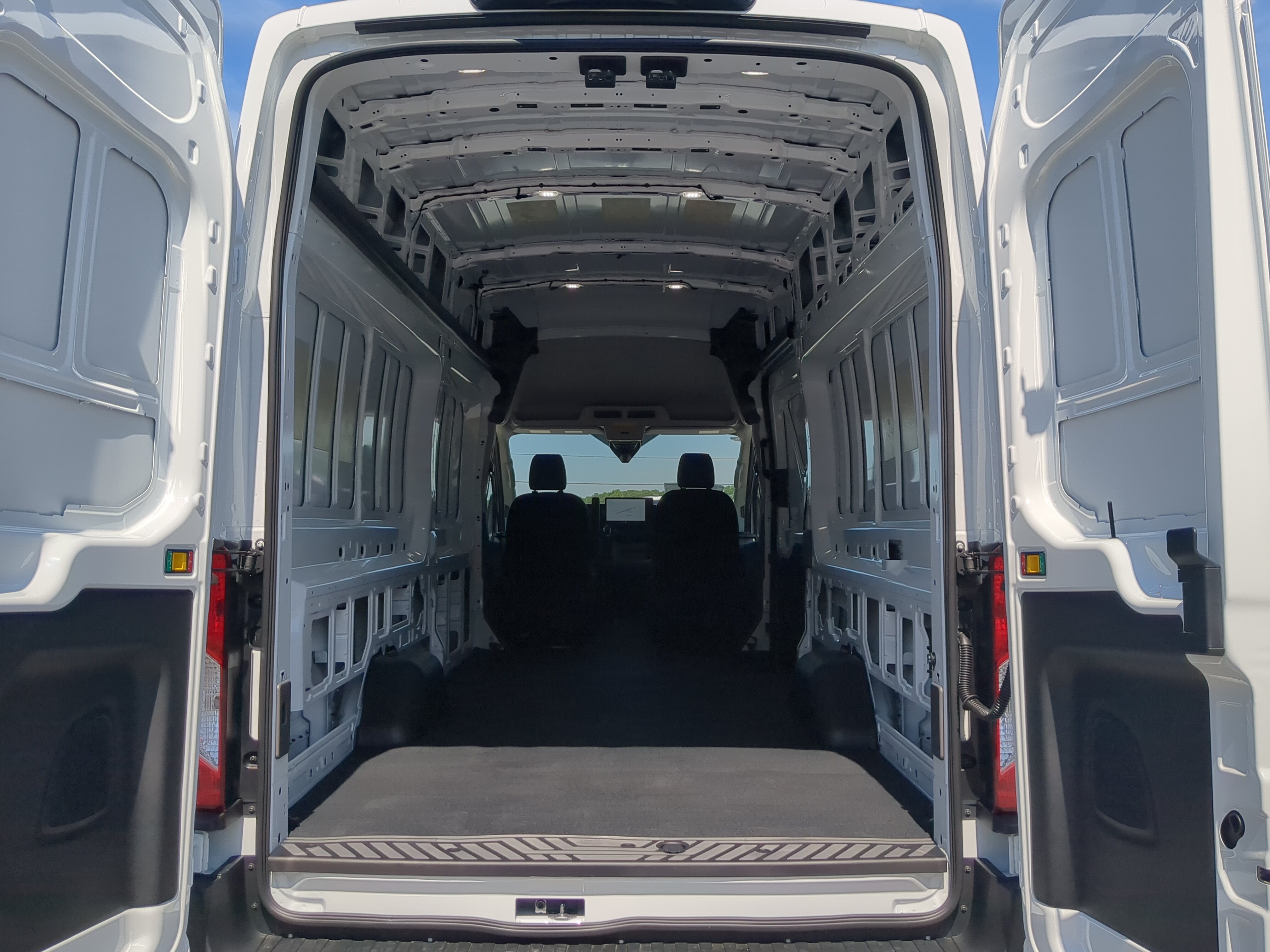 New 2026 Ford Transit 250 148 High Roof Extended RWD image 11