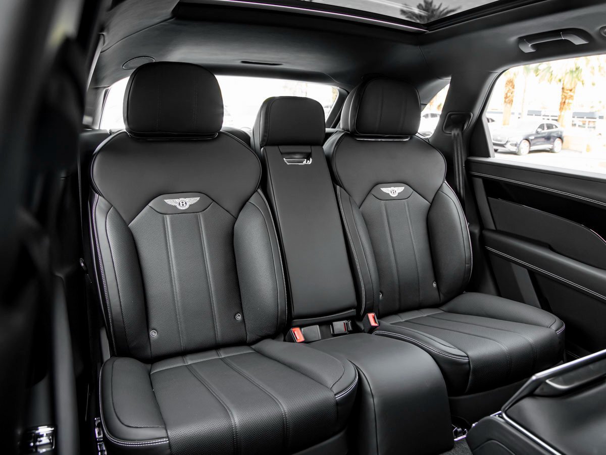 Used 2025 Bentley Bentayga Extended Wheelbase AWD/4WD image 25