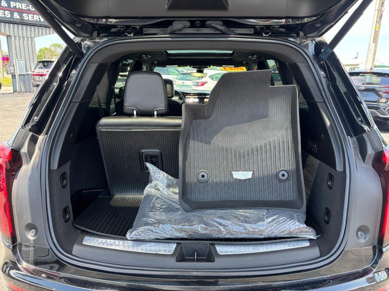 Used 2023 Cadillac XT6 Premium Luxury w/ Technology Package FWD image 6