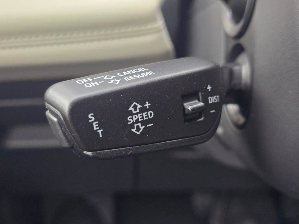 Used 2025 Audi Q6 e-tron Premium Plus w/ Premium Plus AWD/4WD image 42