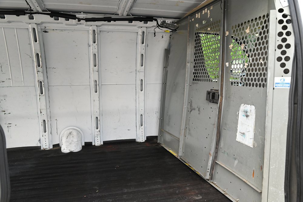 Used 2022 GMC Savana 3500 Work Van w/ Driver Convenience Package image 16
