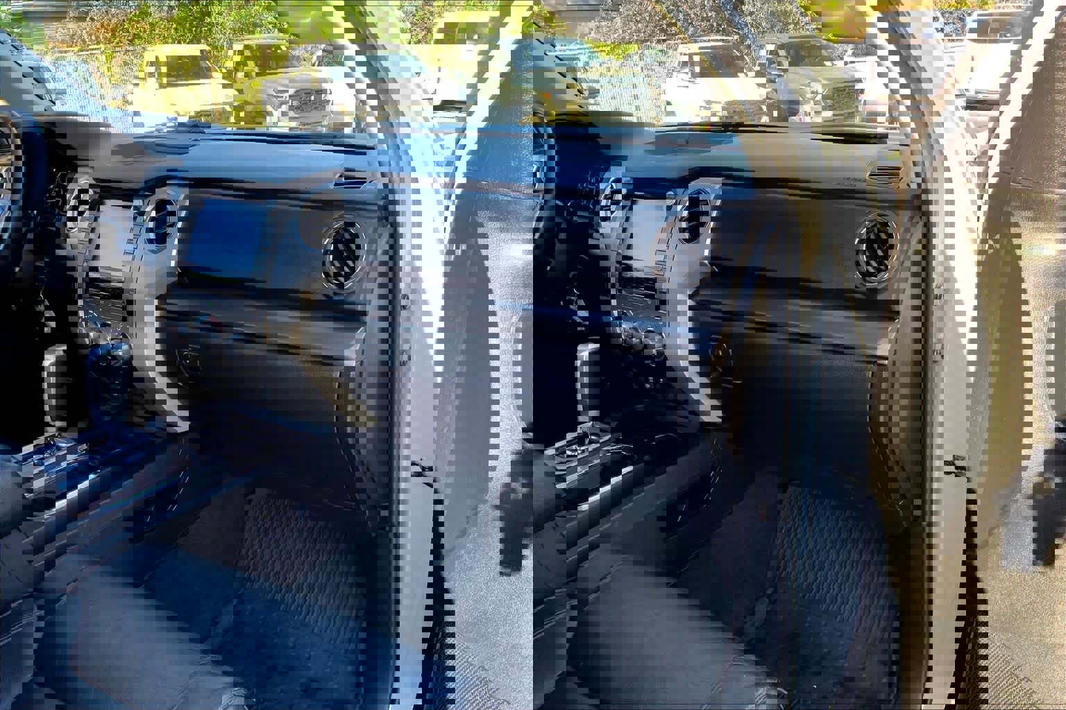 Used 2021 Toyota Tundra SR5 w/ SR5 Leather Package RWD image 18