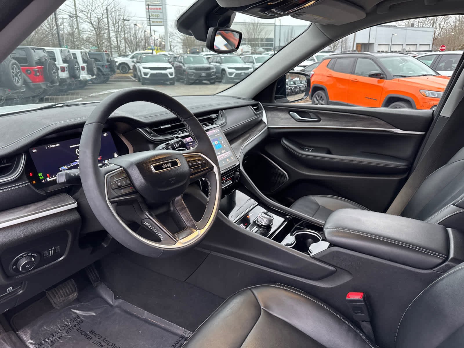 Used 2023 Jeep Grand Cherokee Limited w/ Trailer Tow Prep Group (B) image 12