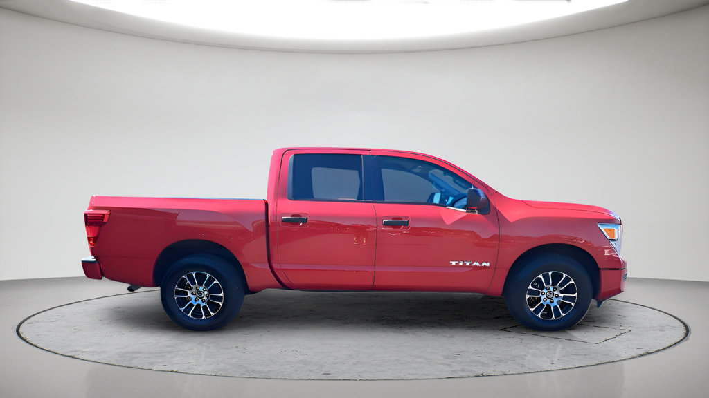 Used 2022 Nissan Titan SV AWD/4WD image 2