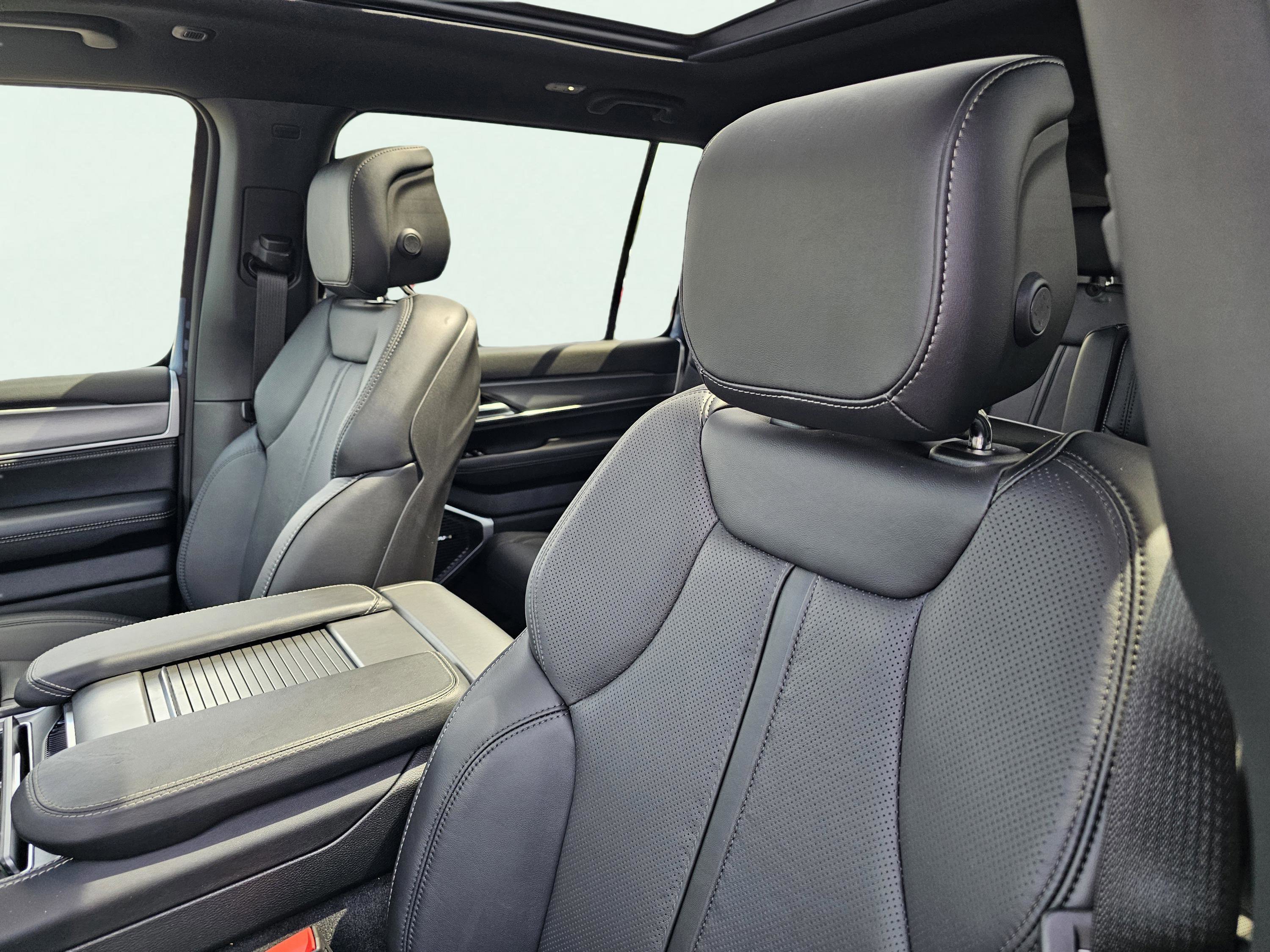 New 2025 Jeep Wagoneer Series II image 18