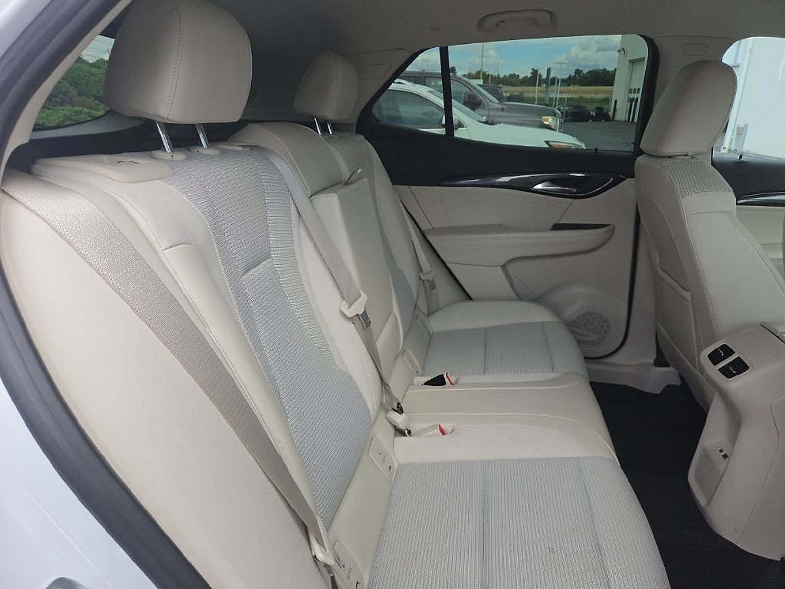 Used 2022 Buick Envision Preferred FWD image 16