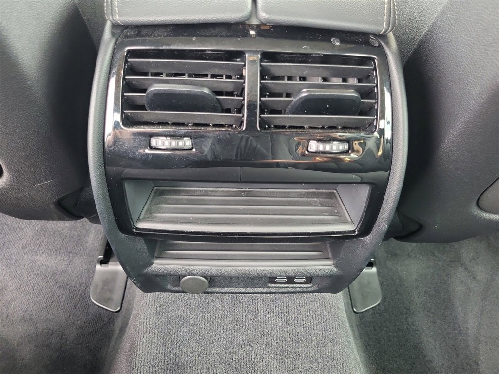 Used 2022 BMW 530e xDrive 530e iPerformance w/ Premium Package image 32