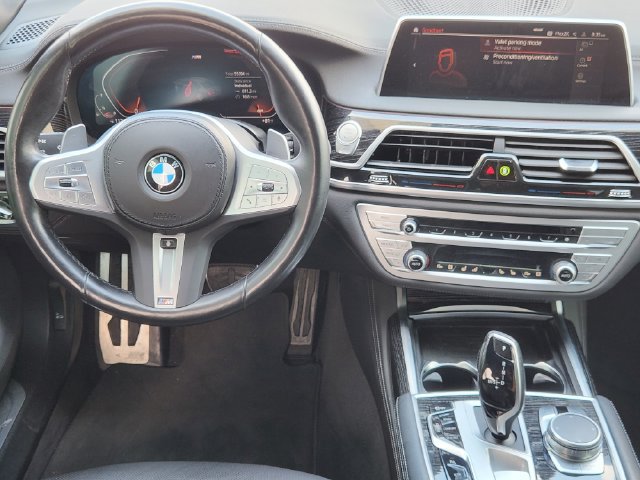 Used 2022 BMW 750i xDrive w/ M Sport Package AWD/4WD image 24
