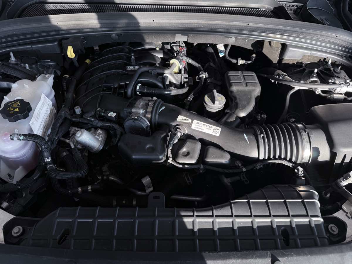 Used 2023 Jeep Grand Cherokee Laredo w/ Luxury Tech Group I image 21