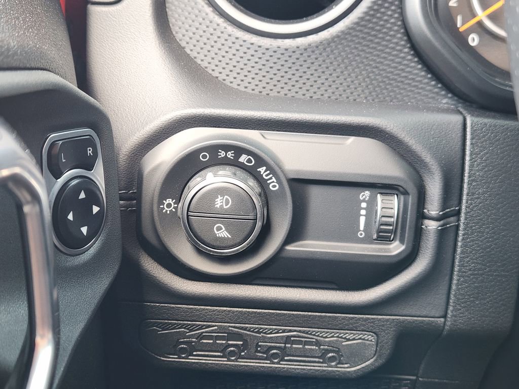 Used 2024 Jeep Gladiator Mojave w/ Safety Group image 21