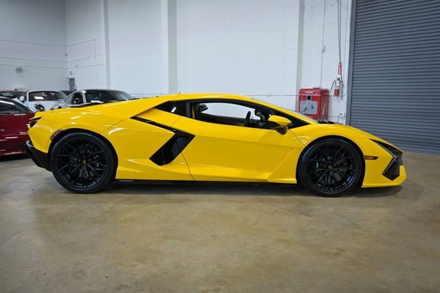 Used 2024 Lamborghini Revuelto AWD/4WD image 18