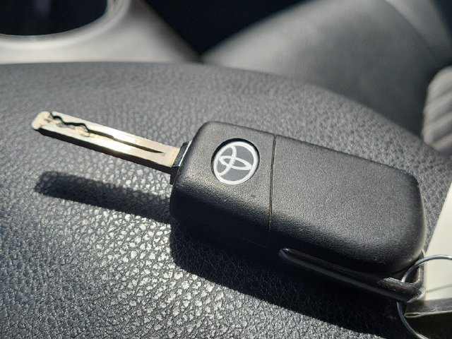 Used 2022 Toyota Camry SE FWD image 36