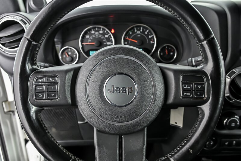 Used 2012 Jeep Wrangler Unlimited Sahara w/ Connectivity Group AWD/4WD image 21