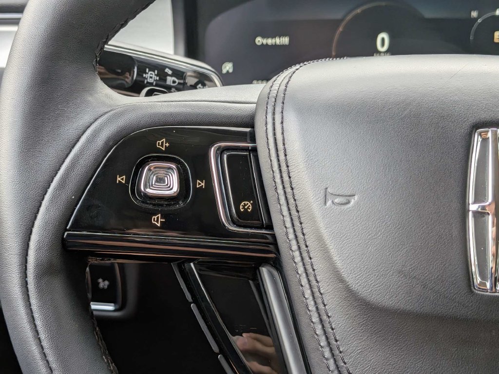 Certified 2024 Lincoln Aviator 2WD w/ Premium Package image 26