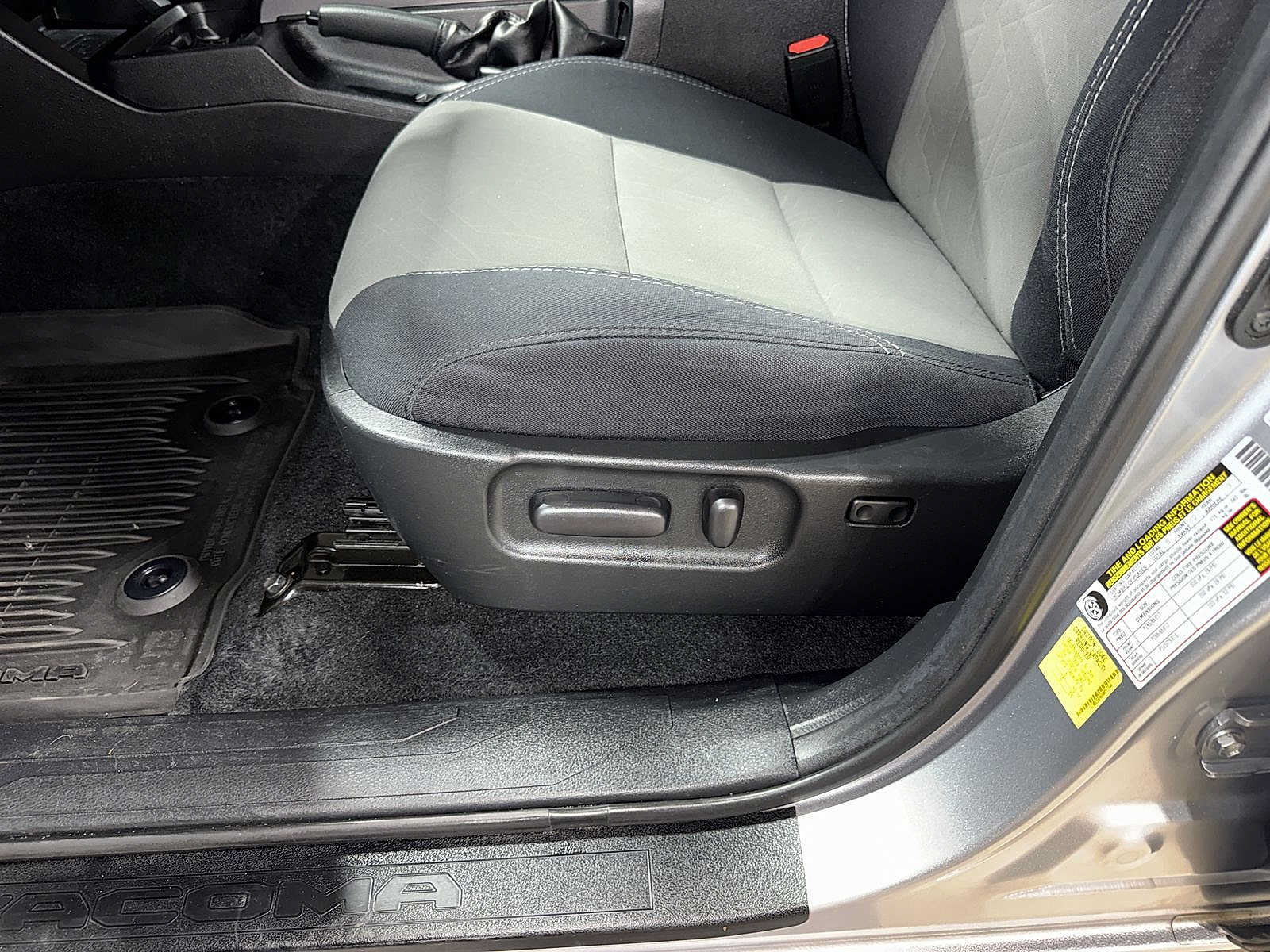 Used 2021 Toyota Tacoma TRD Sport AWD/4WD image 23