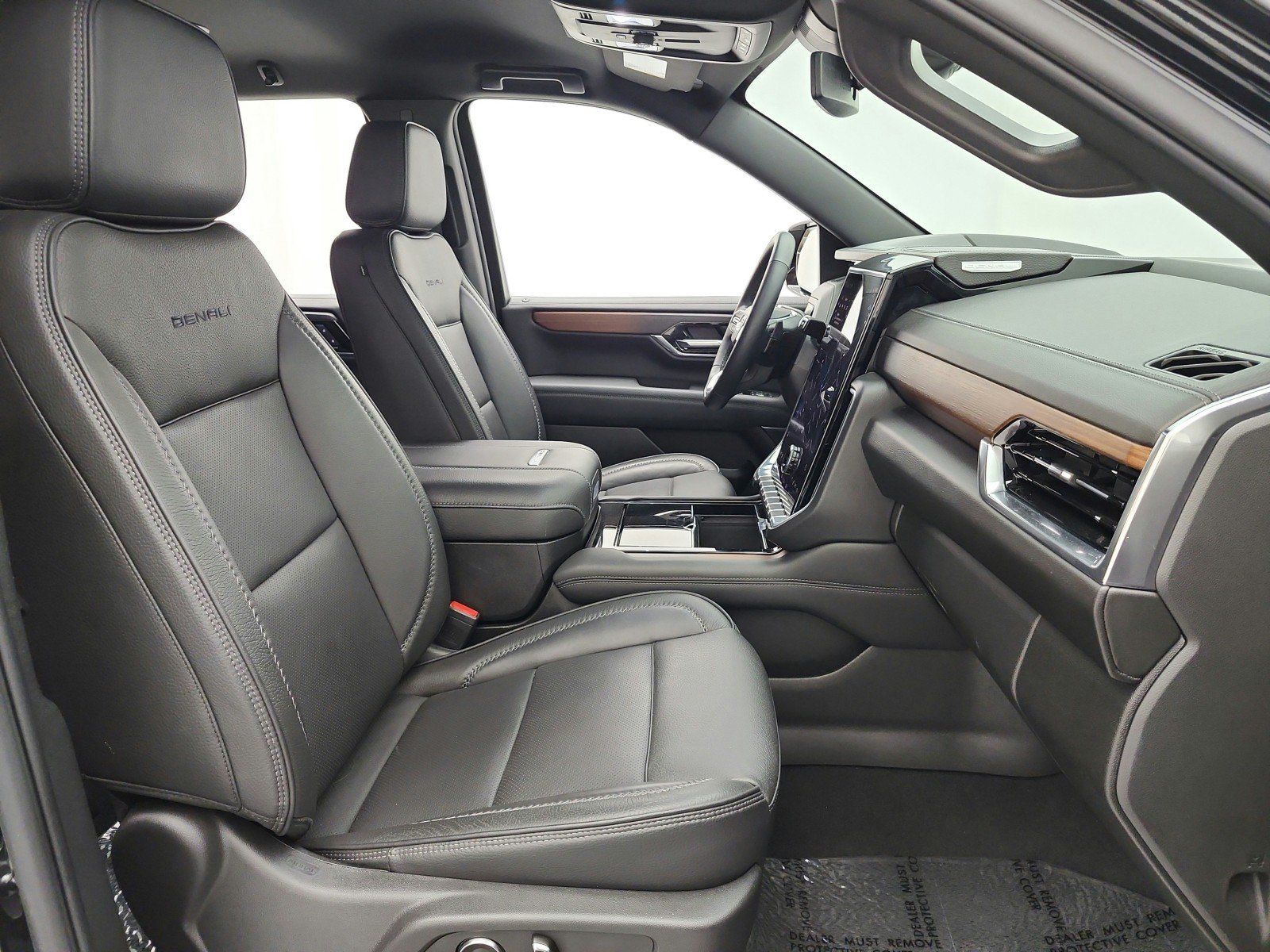 Used 2025 GMC Yukon Denali AWD/4WD image 18