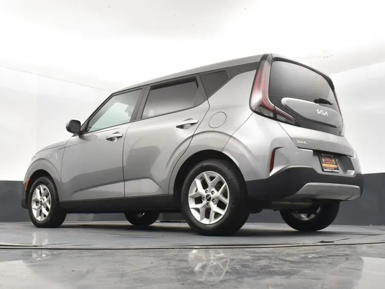 Used 2025 Kia Soul LX w/ LX Technology Package image 12