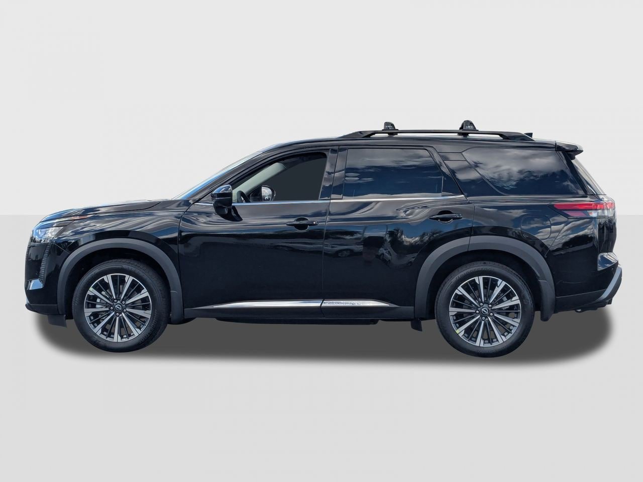New 2026 Nissan Pathfinder Platinum FWD image 2