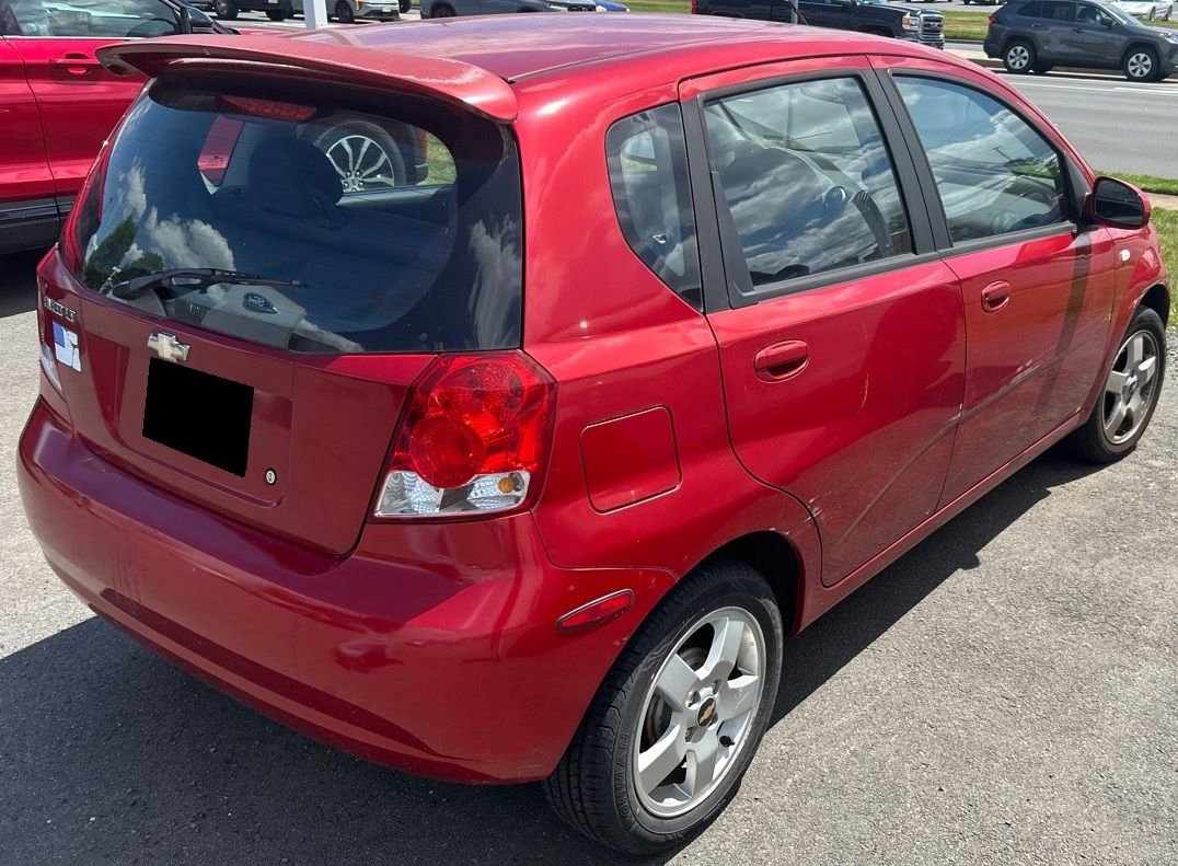 Used 2006 Chevrolet Aveo LT FWD image 6