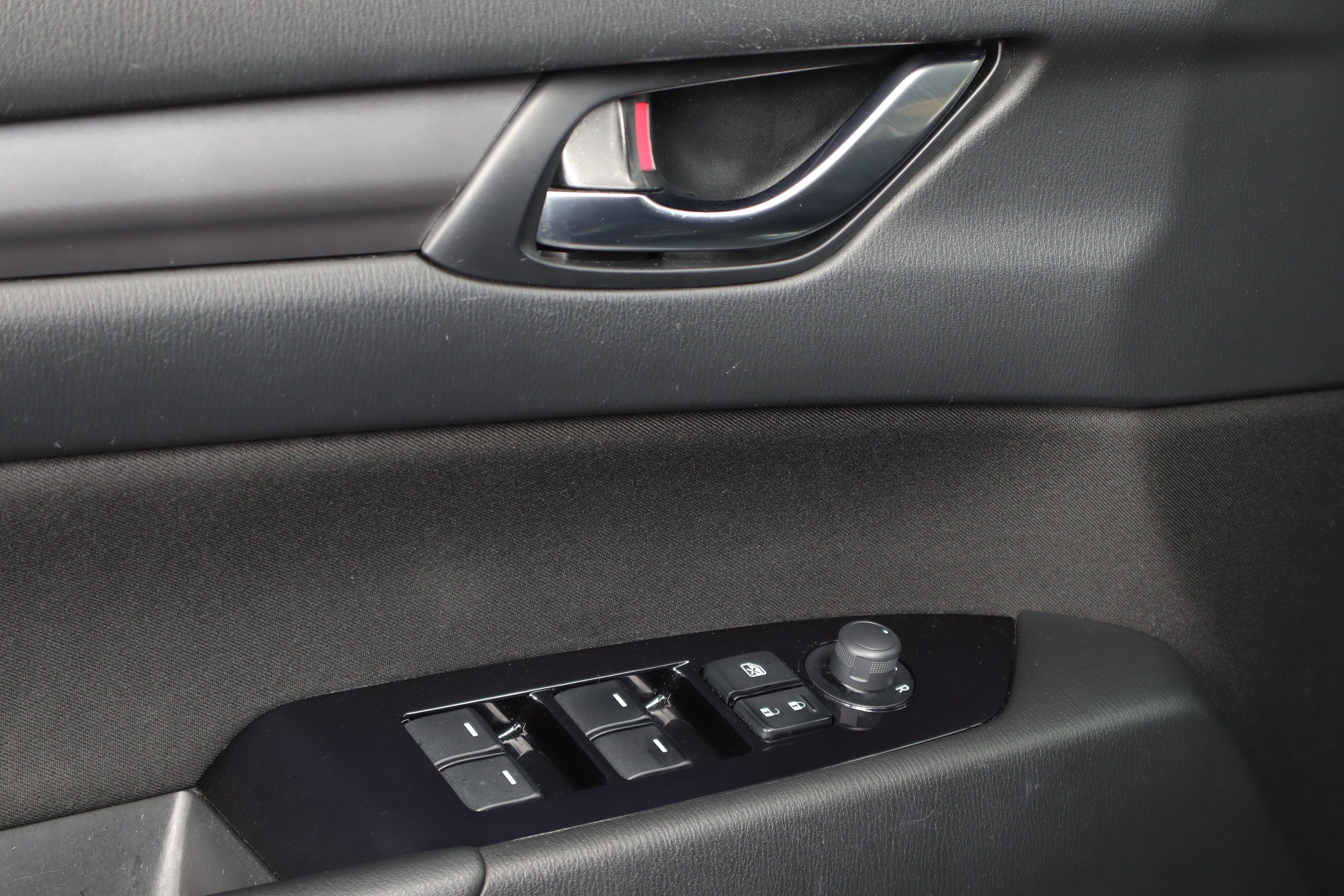 Used 2020 MAZDA CX-5 Sport FWD image 19
