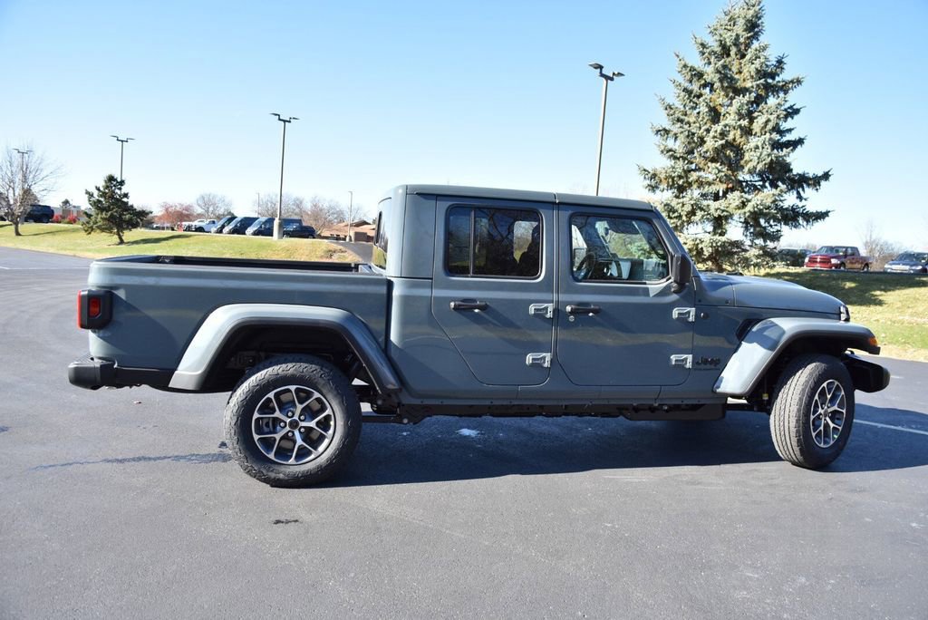 New 2026 Jeep Gladiator Sport AWD/4WD image 5