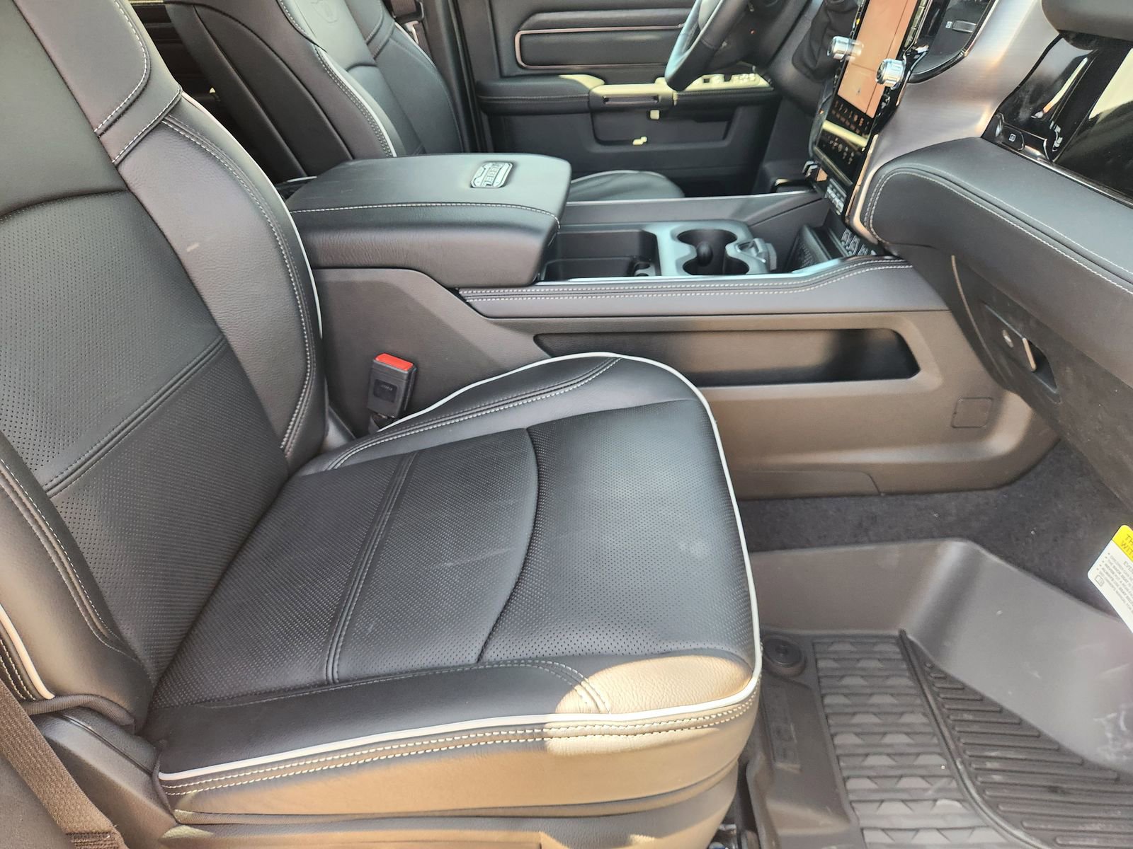 New 2026 RAM 2500 Rebel AWD/4WD image 13