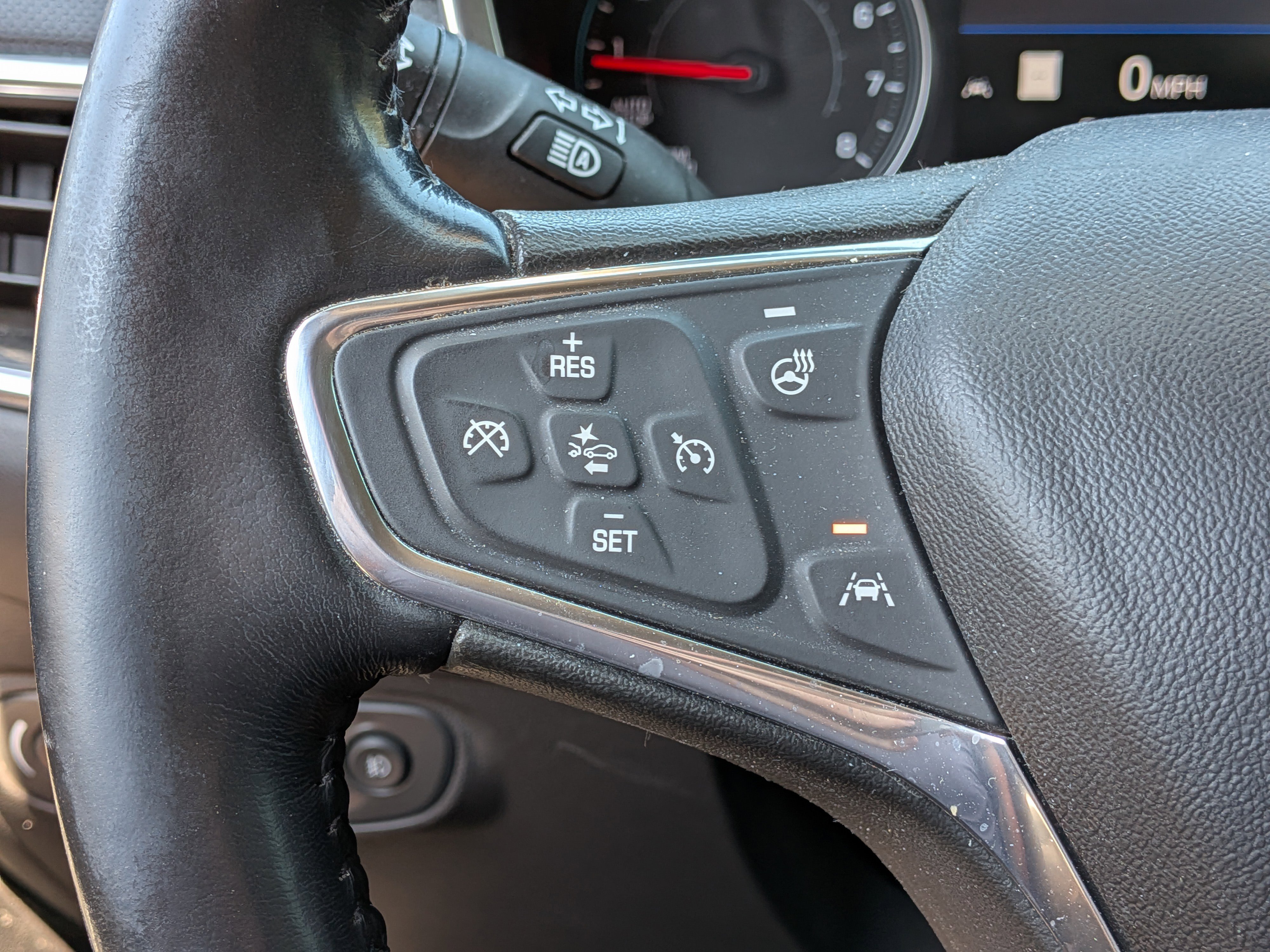 Used 2020 Chevrolet Equinox Premier image 25