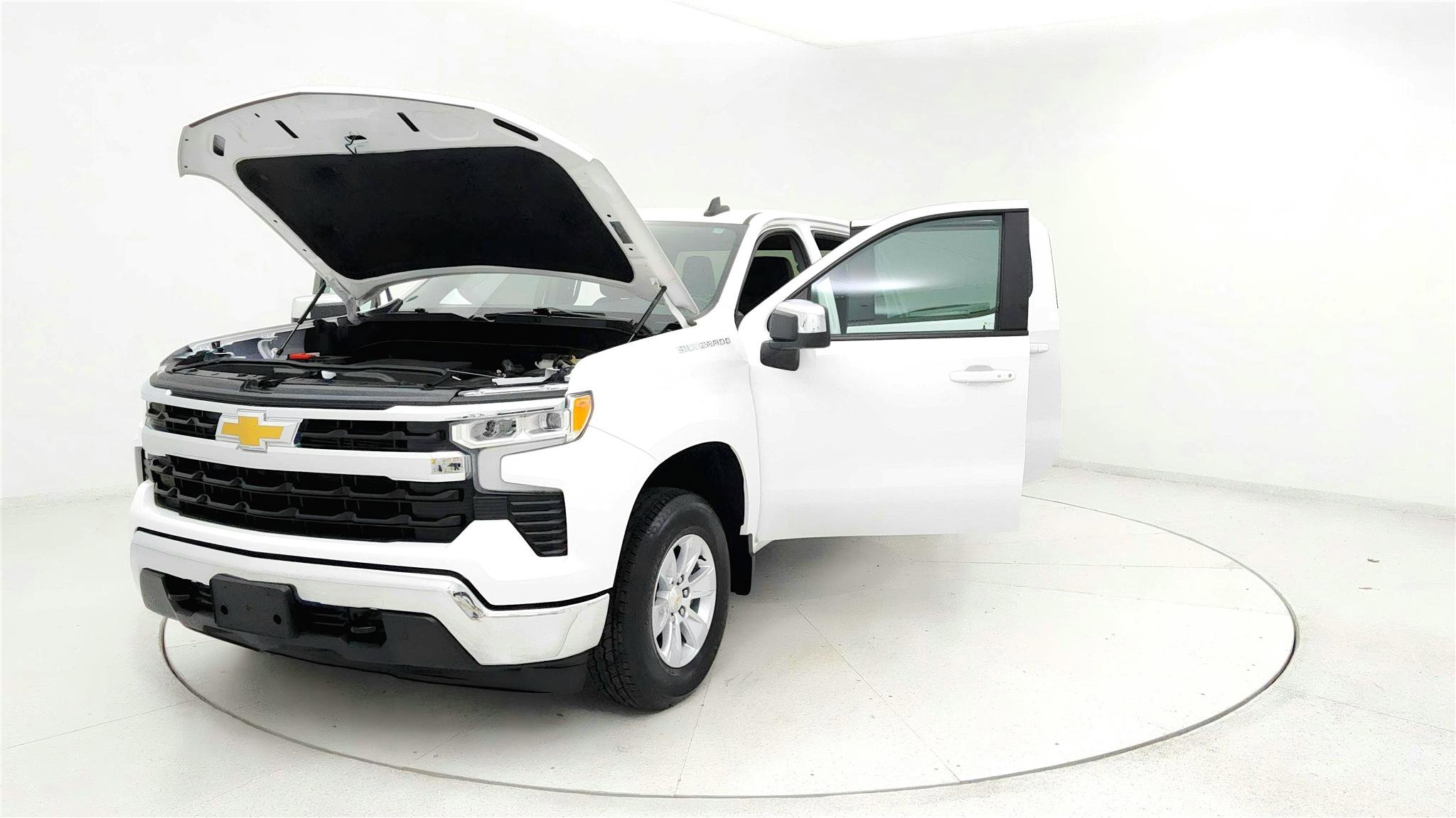 Used 2025 Chevrolet Silverado 1500 LT image 9