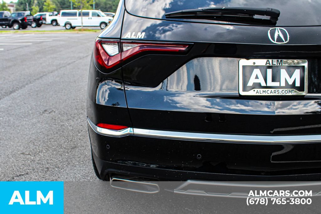 Used 2025 Acura MDX w/ Technology Package FWD image 11