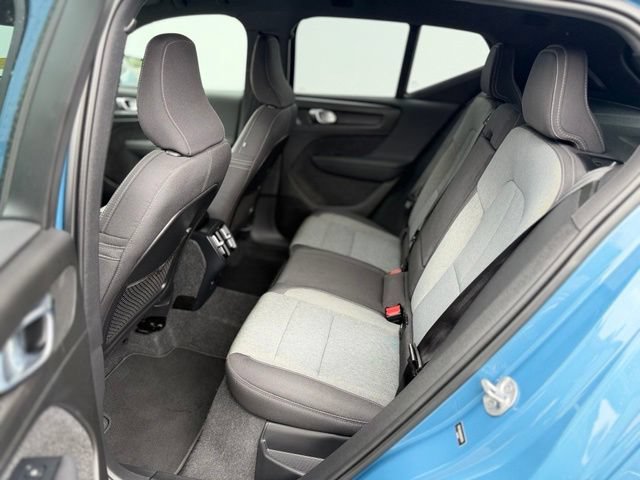 Used 2024 Volvo XC40 B5 Core AWD/4WD image 21