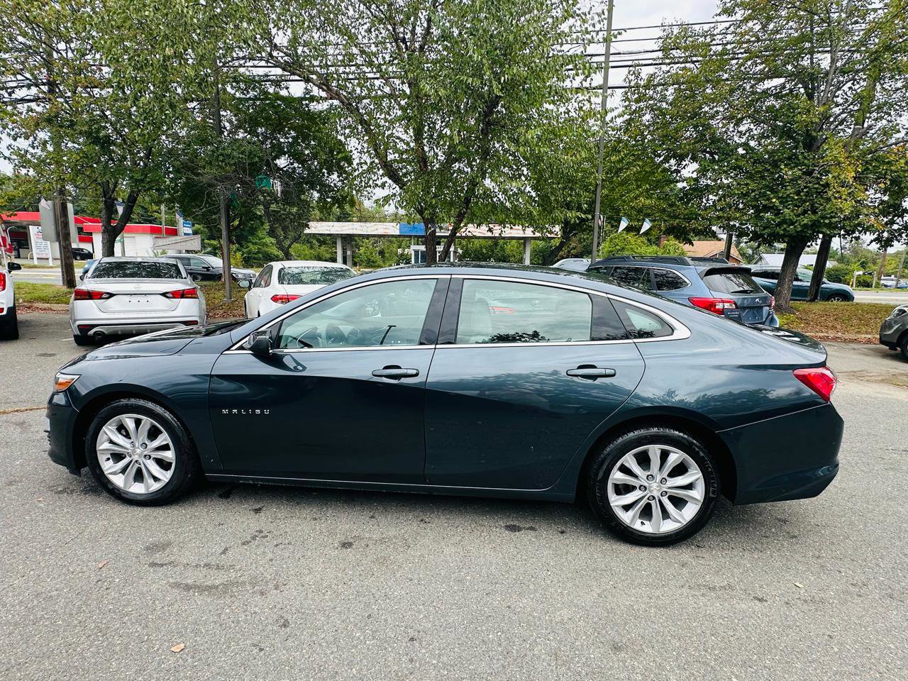 Used 2019 Chevrolet Malibu LT image 3