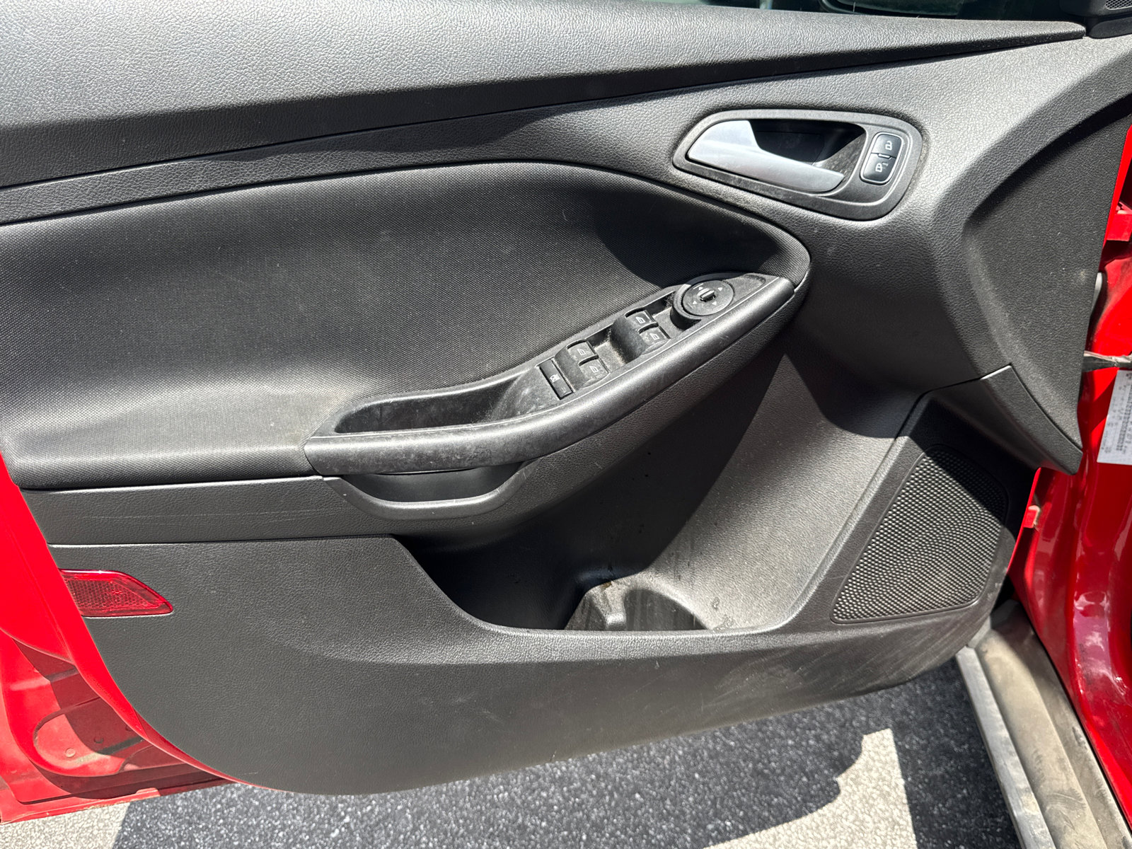 Used 2017 Ford Focus SE FWD image 8