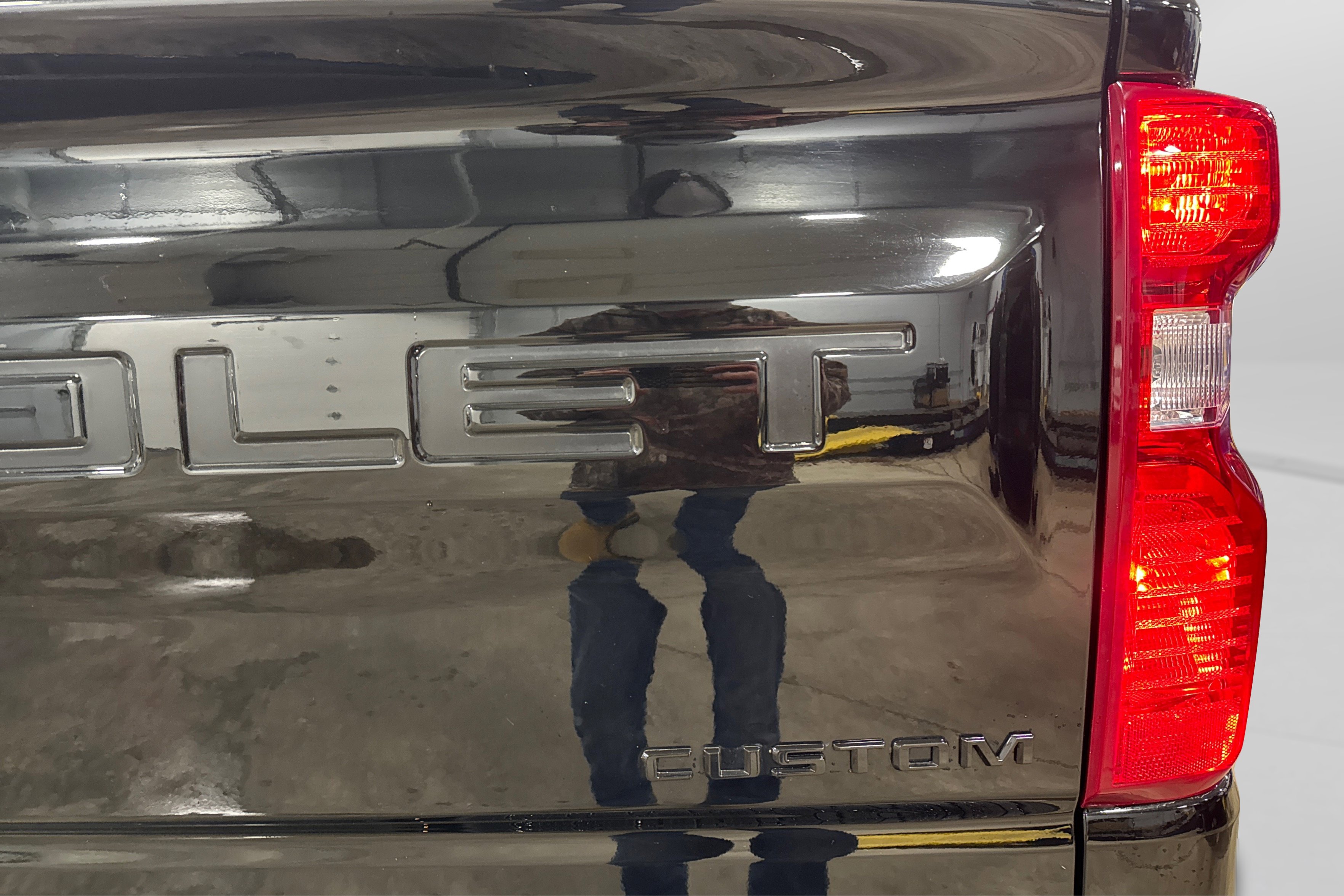 Used 2023 Chevrolet Silverado 1500 Custom image 44