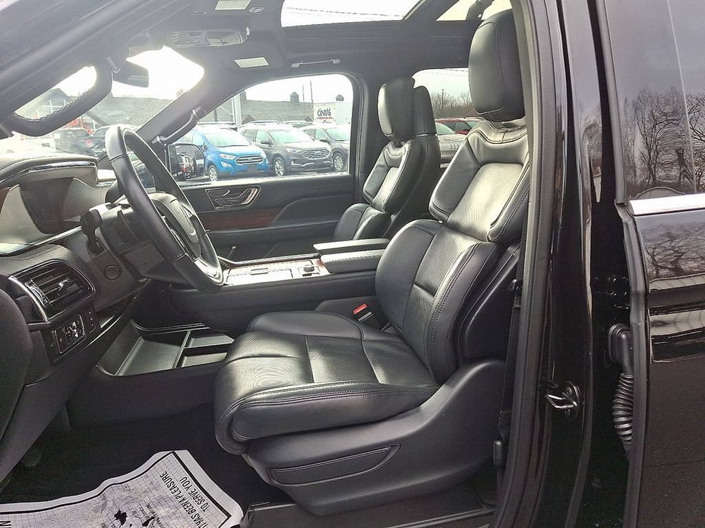Used 2022 Lincoln Navigator Reserve AWD/4WD image 16