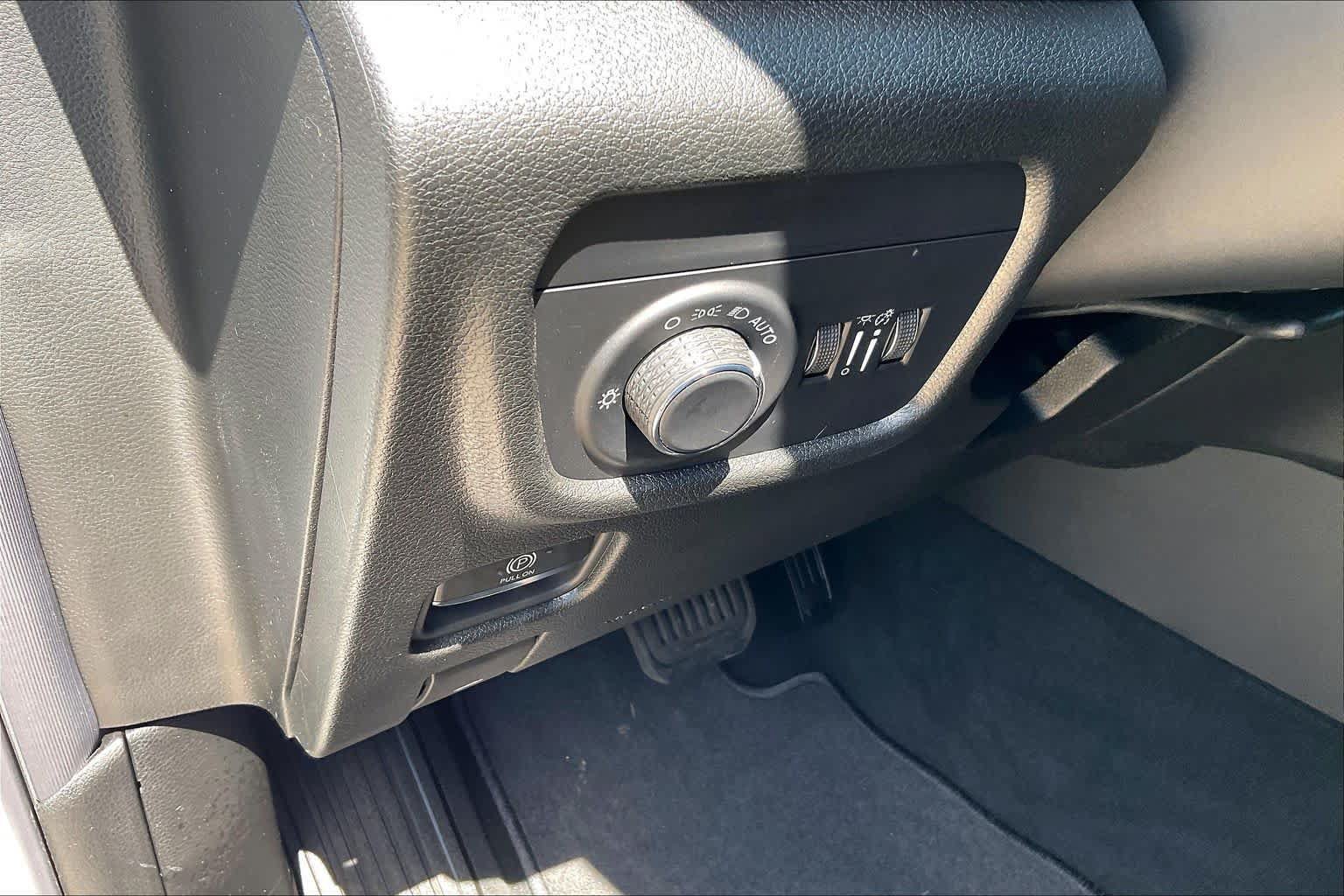 New 2026 Jeep Grand Cherokee Laredo AWD/4WD image 17