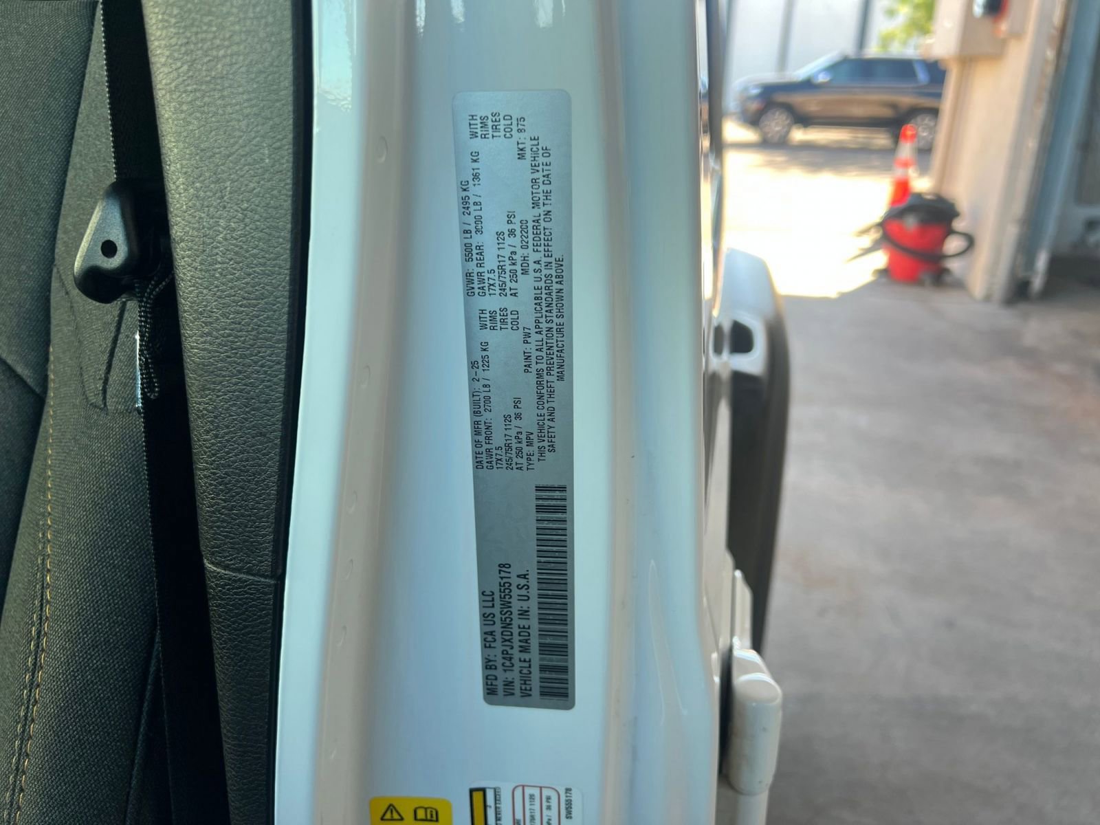 Used 2025 Jeep Wrangler Sport S image 29