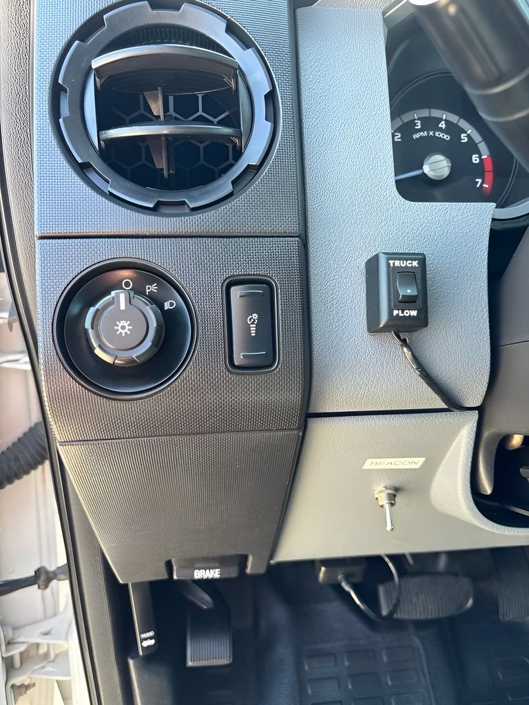 Used 2016 Ford F250 XL w/ Power Equipment Group AWD/4WD image 12